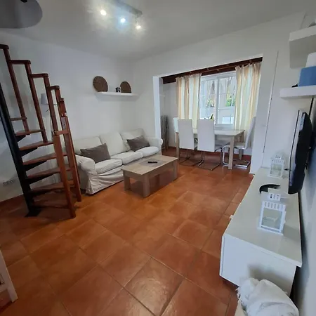 Olas Apartment *